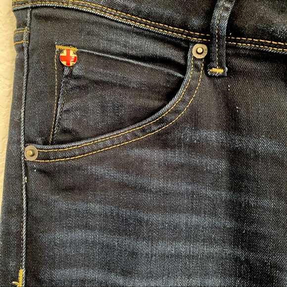 Hudson Beth Mid-Rise Baby Bootcut Jeans - Picture 6 of 12